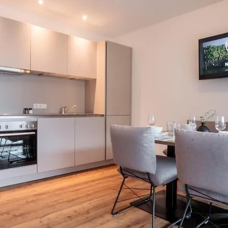 Wein Neururer شقة *