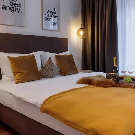 Wein Neururer شقة ارزل ام بيتزتال