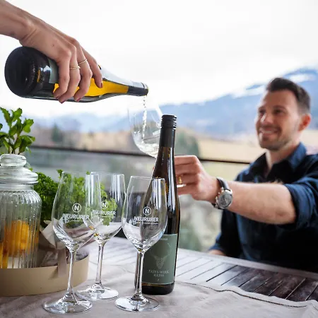 Wein Neururer * ارزل ام بيتزتال